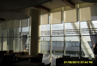  фото Рулонные шторы на панорамные высокие окна (Арт 9338) купить в Уфе 
