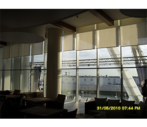  фото Рулонные шторы на панорамные высокие окна (Арт 9421) купить в Уфе 